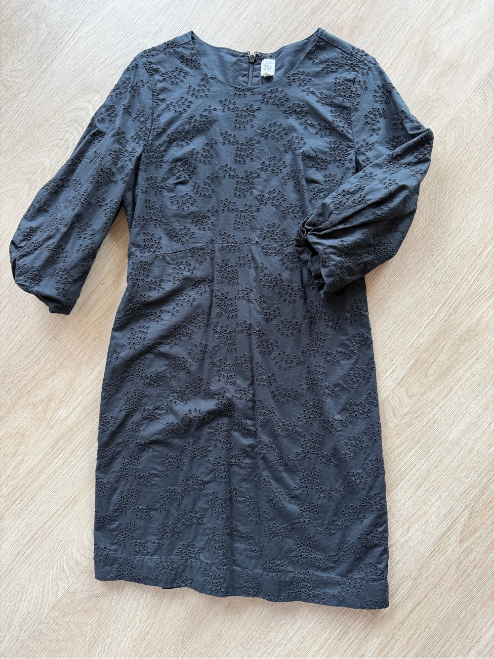 Women's Gap Black Eyelet Shift Dress